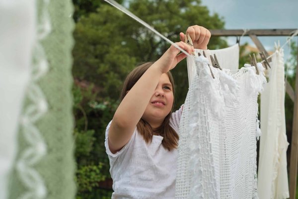 How to Design an Off-Grid Home that Is Completely Self-Sufficient in Energy and Water?