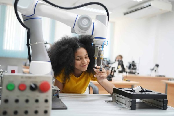 What Is the Potential of Virtual Reality in Conducting Remote Surgery?